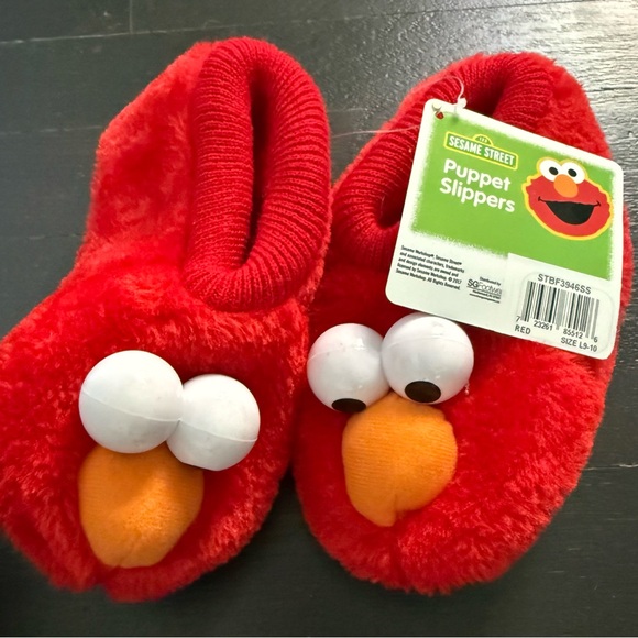 Elmo Slippers - Picture 3 of 5